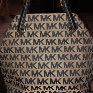 Micheal KORS Purse